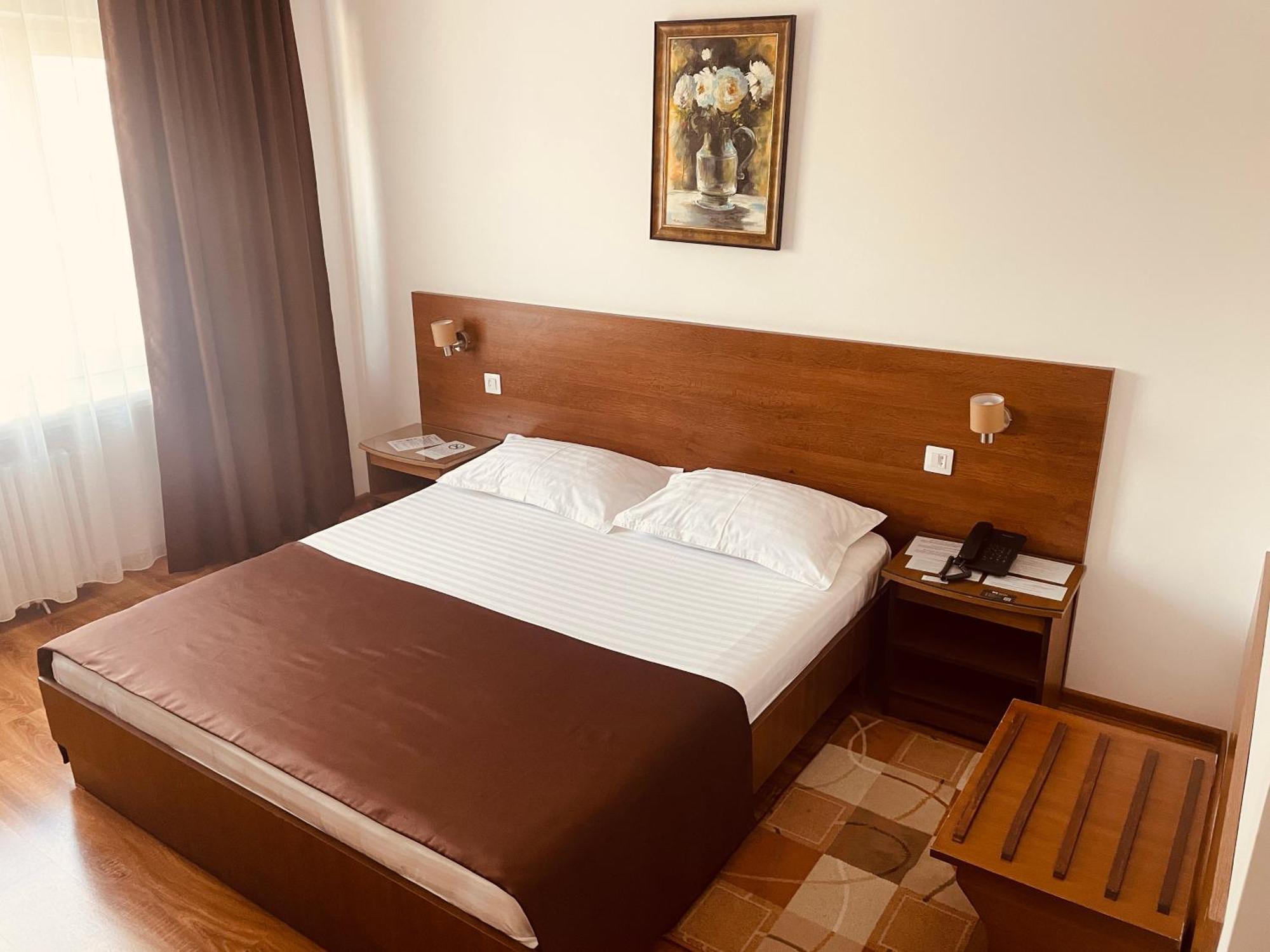 Hotel Moldova Bîrlad Екстериор снимка