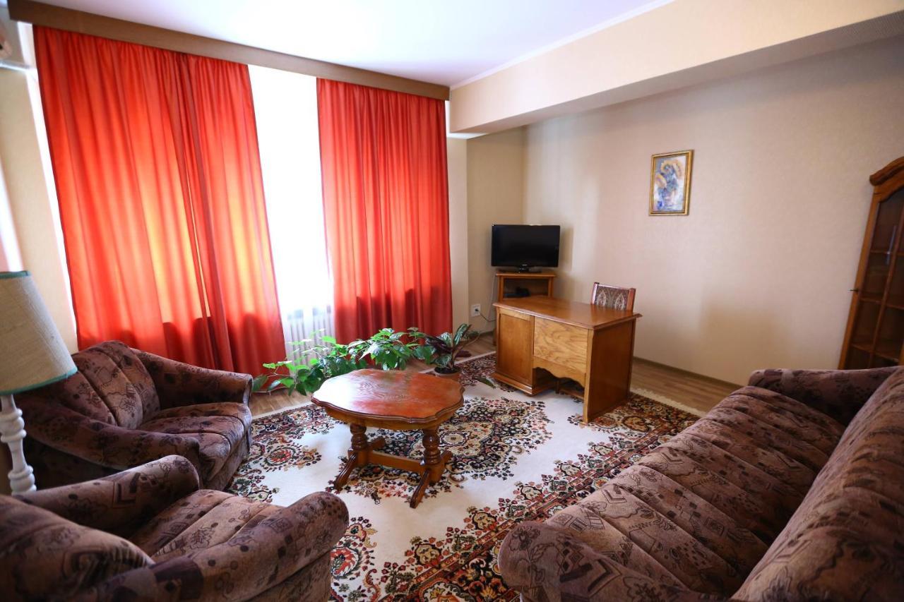 Hotel Moldova Bîrlad Екстериор снимка