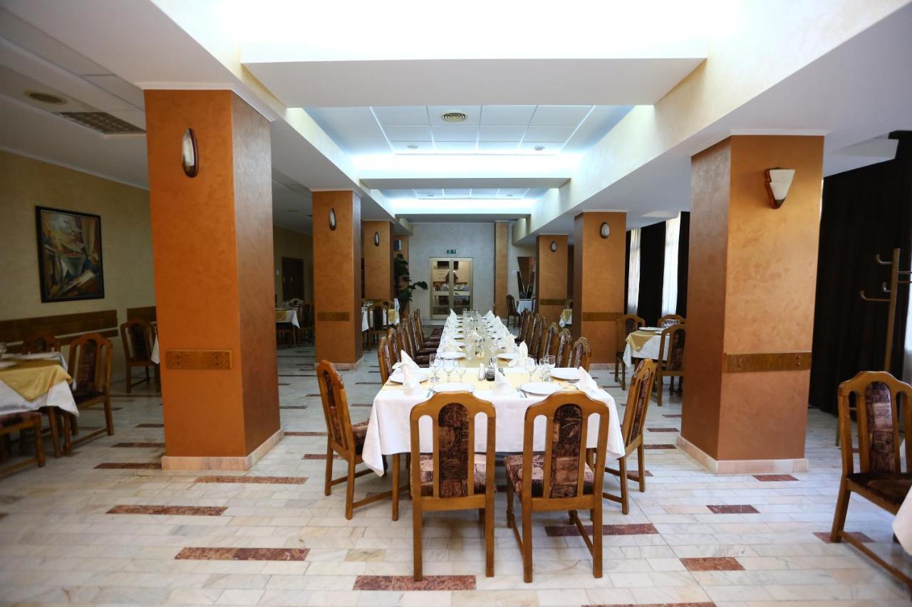 Hotel Moldova Bîrlad Екстериор снимка